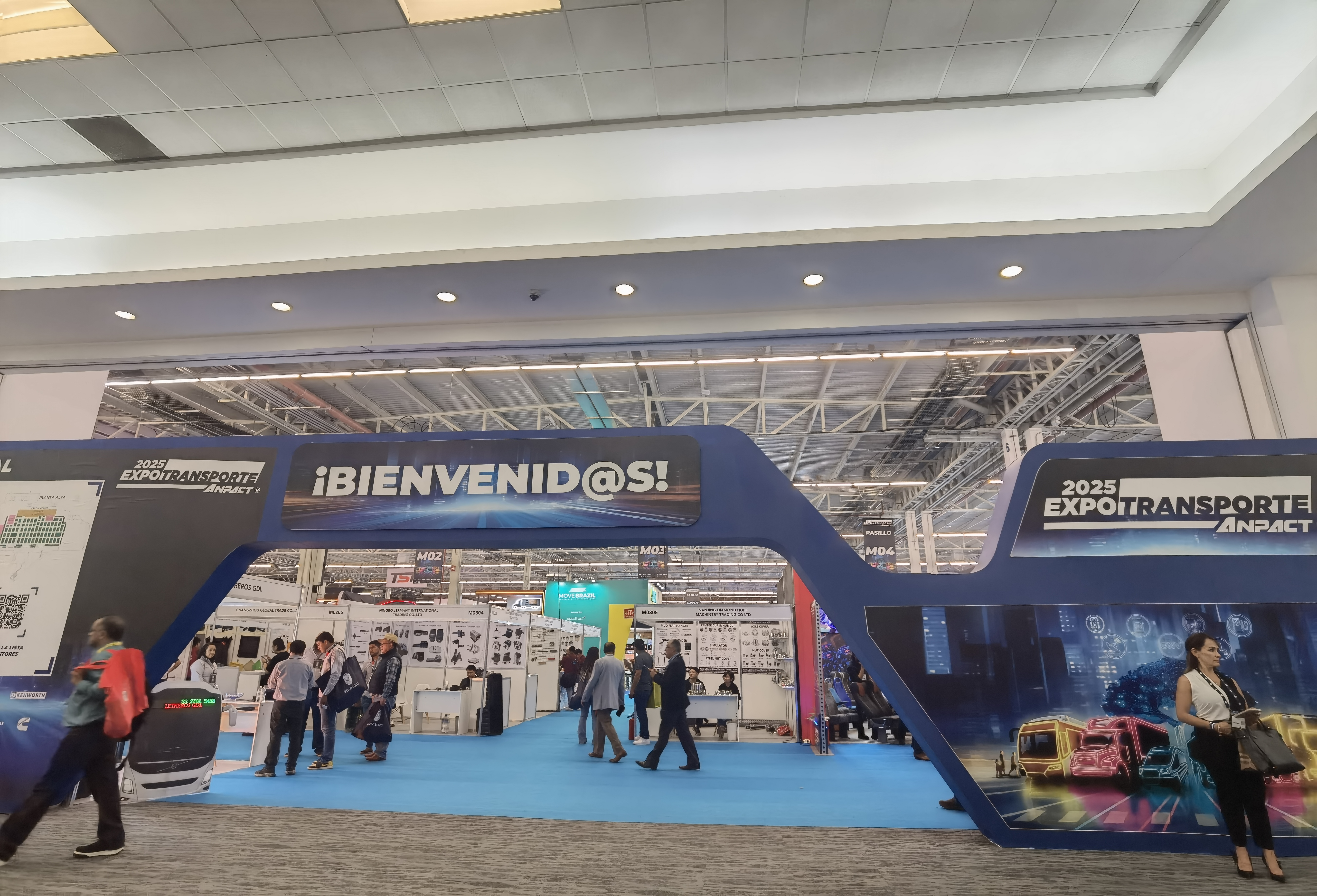 Usine d'&eacute;clairage de voiture, entreprise, fabricant, fabriqu&eacute; en Chine, feu arri&egrave;re, feu de travail, feu lat&eacute;ral, feu de camion